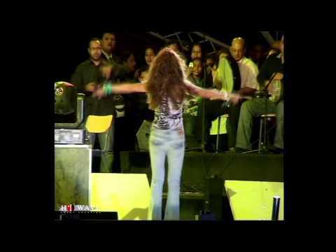       نيكول سابا بحبك قوى