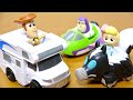 トイストーリー4 ディズニー ミニズ ビークル付きアソート ウッディ ボー バズの3種類 可愛い乗り物にフィギュアをセットできる