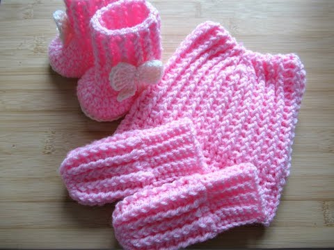 Video Baby Girl Mittens And Hat