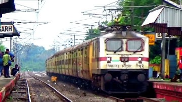 Dangerous Wap7 Teesta Torsha Express Oms Katwa Howrah EMU local Train Furiously Crossing Railgate