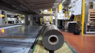 Accurate detection of transparent foils on conveyor belts -  FT 25-BH and FT 55-BH BlueLight sensors