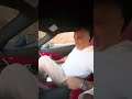 مشهد طريف بين فارس كرم وهادي شرارة داخل سيارته 