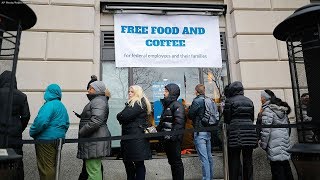 Celebrity chef's emergency kitchen feeds furloughed gov. employees