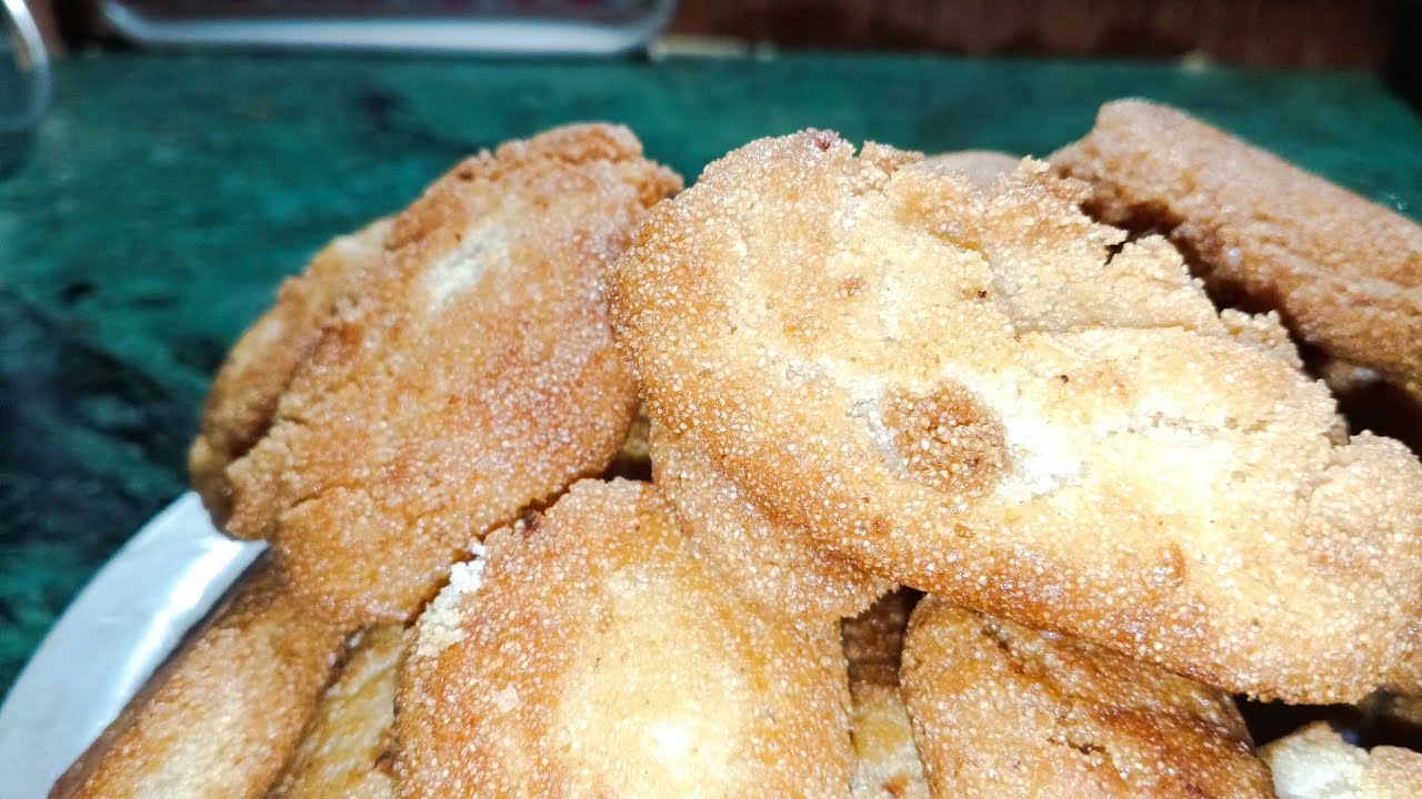 Khasta suji aur maida ka Holi special dish 