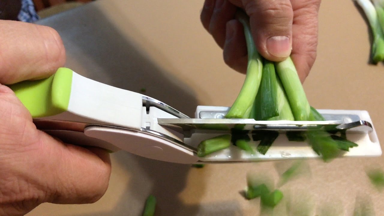 Food Scissors & Knife With Built-In Cutting Board - Kitchintelligence