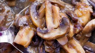 How To Make Mushroom Gravy - Just 6 Ingredients!