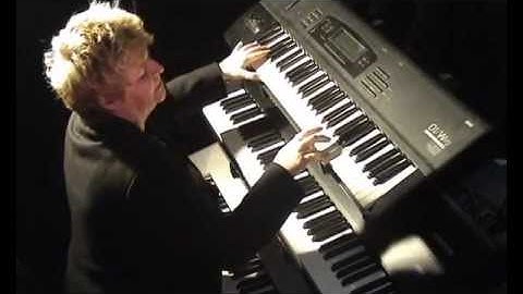 KORG Kronos,KORG M3 Demonstration by Gaynor Colbourn, of AMAZONNE 2010