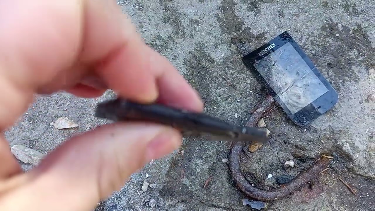 Краш тест кнопочного телефона