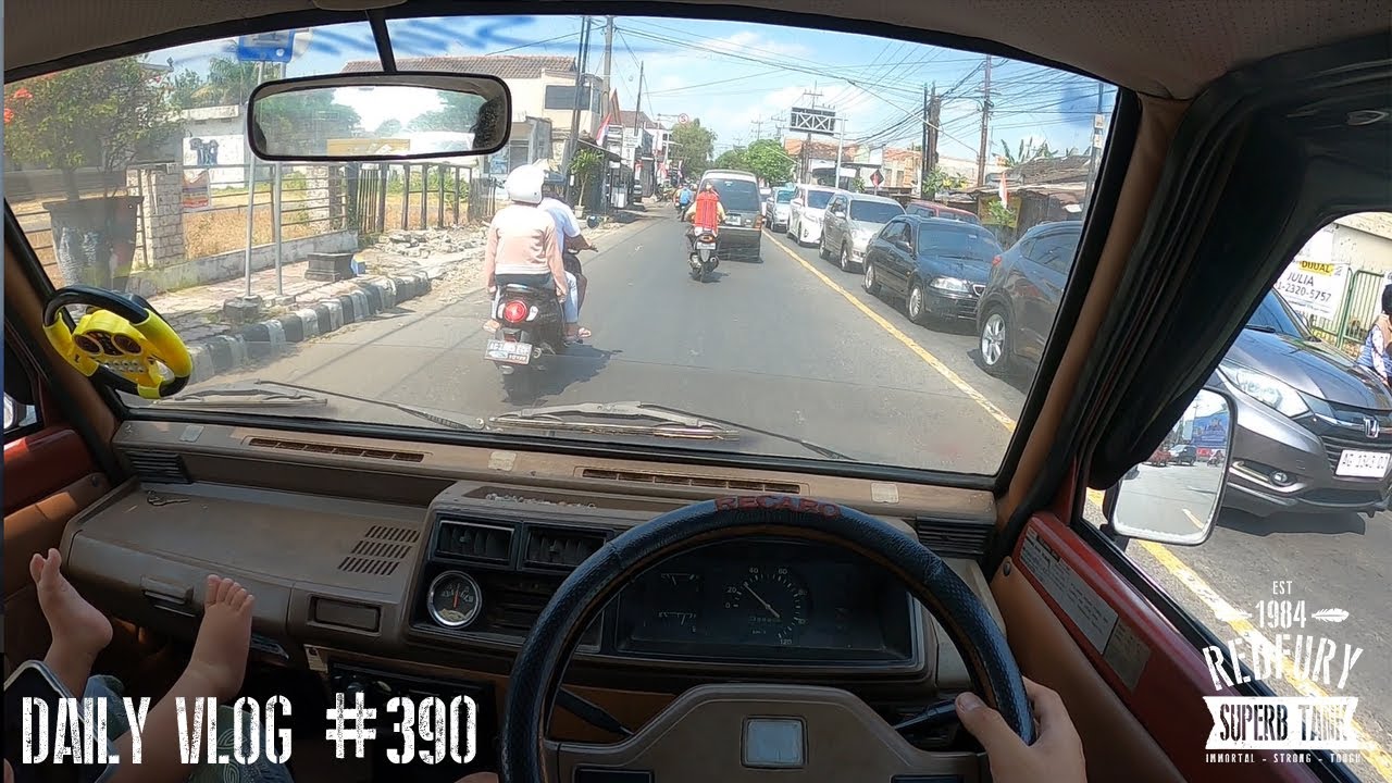 DAIHATSU HIJET 1000 CARVLOG 390 - Mobil tua cocok untuk bekerja dan momen keluarga