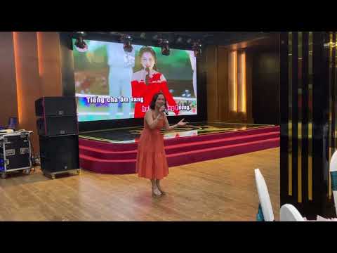 Video Bài hát: Giọng Nghệ tìm về, trình bày cô Mai Vinh - youtube