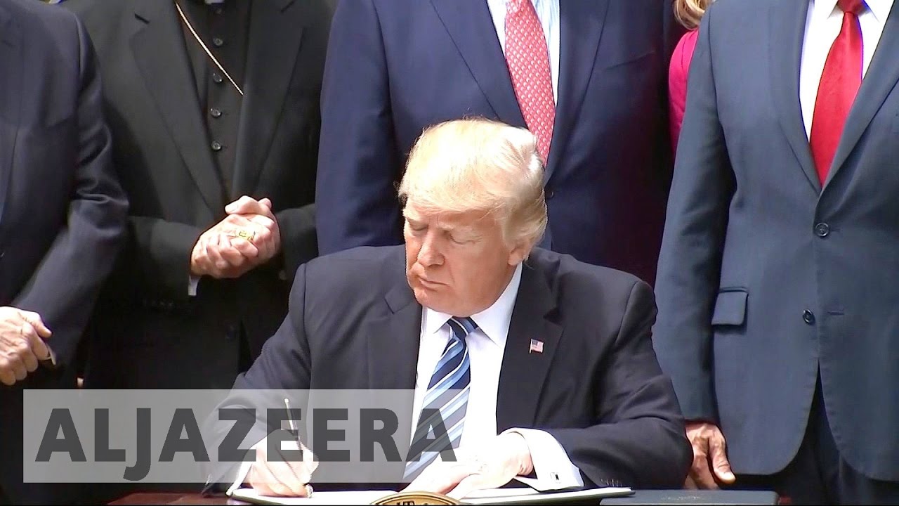 أمر تنفيذي جديد أصدره ترامب يخفف القواعد المتعلقة بالدعوة الدينية