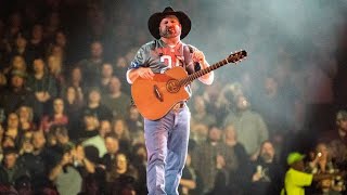 Garth Brooks Ignites the Superdome: Epic Sugar Bowl Country Spectacle!