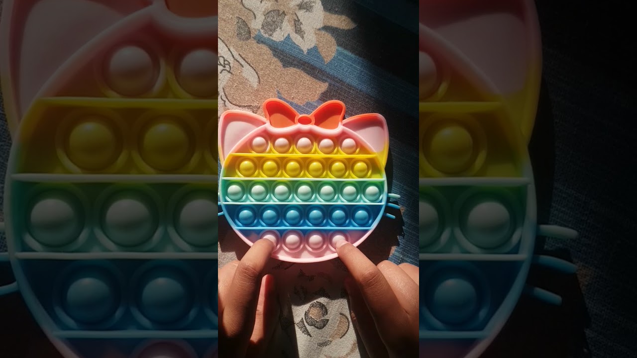 Song on a cat pop it 😀😊