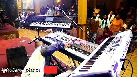 Joe pryor killing licks and crazy chordz goodies "manifest" with the band with Dom Brice -maestros🔥