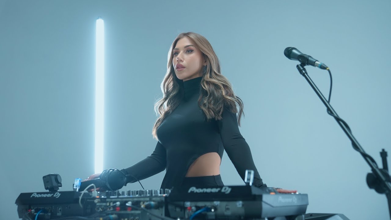 KRISMI - LIve Mix 2025 4K | Progressive House /Melodic Techno DJ Mix |