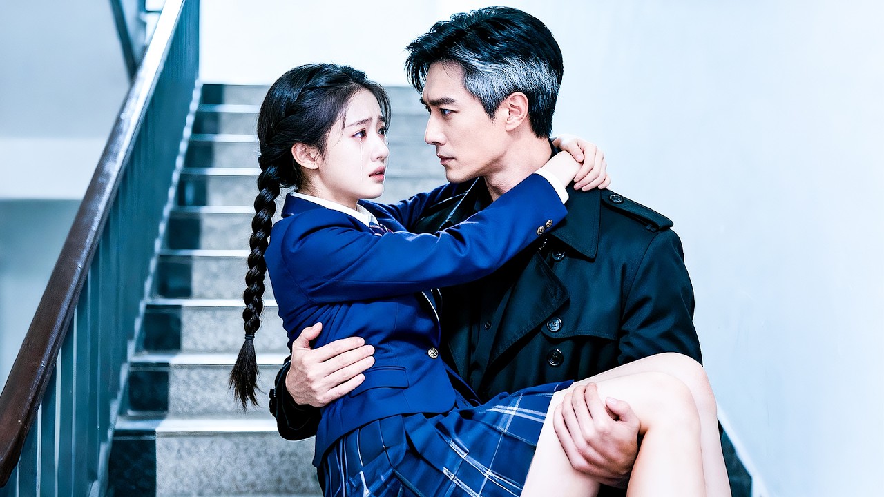 被渣男友設計獻給油膩老男人，怎知進來的確是男友帥氣多金的總裁小叔，沉迷於她的唇無法自拔將她從侄子身邊帶走狠狠寵！#短劇 #甜寵 #先婚後愛 #總裁灰姑娘