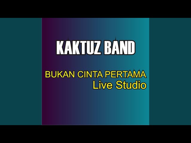 Bukan cinta pertama (Live) class=