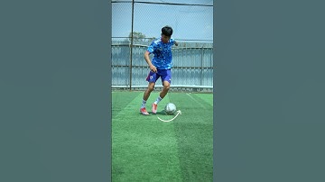 EASY 1v1 ELASTICO SKILL TUTORIAL ⚽️.#football #footballskills #soccer #elastico #shorts