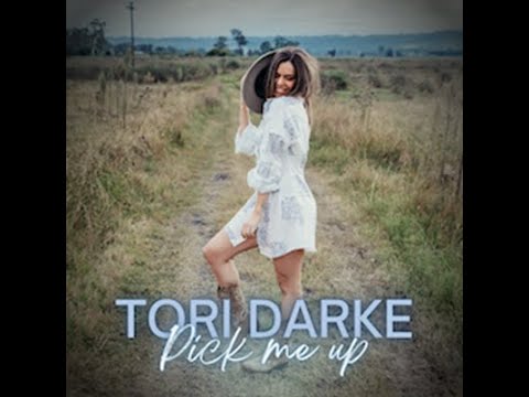 Tori Darke shares A Moment with Tracy & the Big D on Fraser Coast FM, August 2022