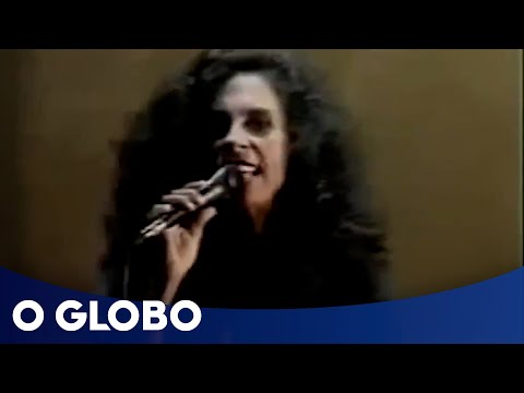 Gal Costa chocou o país ao cantar música de Cazuza com seios de fora em 1994