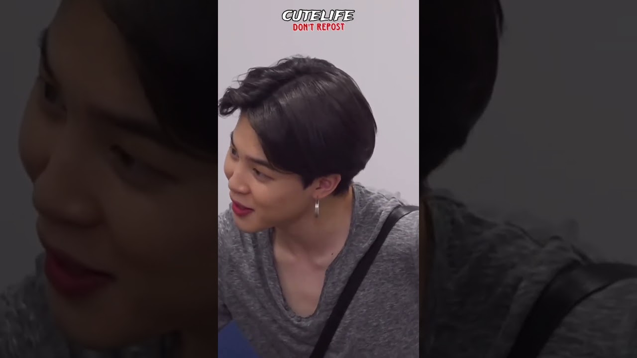 Tae touch jimin hand 😍 