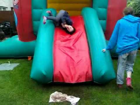 Tanya katie nd lesley on dah bouncy castle.3gp