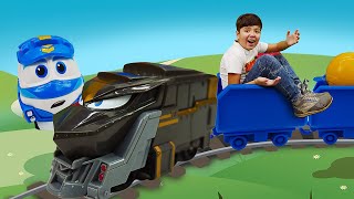 Роботы поезда под гипнозом! Робот игрушка Дюк против Кея и его друзей - Видео игры для мальчиков