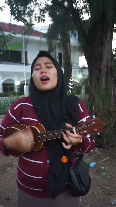 PERCERAIAN LARA - PENGAMEN WULAN KELUARKAN SUARA EMASNYA