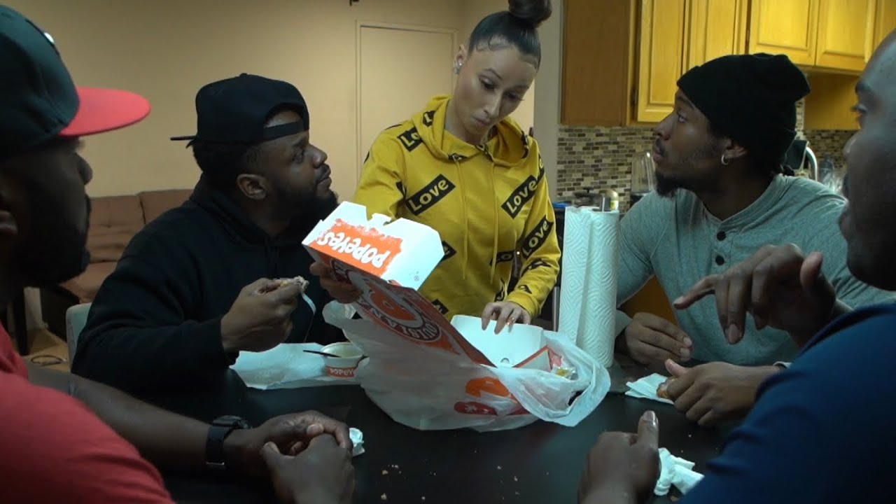 ПОЧЕМУ ВЫ ПОЗВОЛЯЕТЕ ИМ ЕСТЬ НАШУ ЕДУ? | Minks