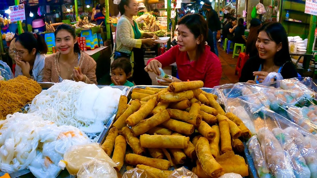 So Delicious! Noodles, Spring Rolls, Fried Wonton, Hot Pork @ BKK Market – Cambodian Street Food