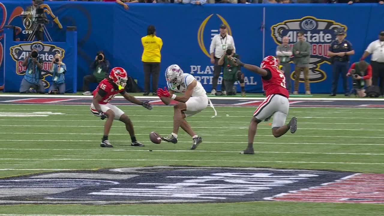 «Оле Мисс» потерпела поражение в концовке матча после неудачной попытки забить тачдаун и катастро...