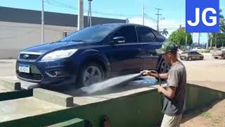 Mulher com ciúmes quebra todo o carro do seu namorado em Belém do Pará.