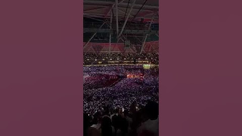 Burna Boy Live: A CrowdLED Light Show with 60,000 LED Wristbands