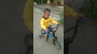 Kasih sayang seorang ayah pda anaknya#shorts pria yg menangis dlm diam