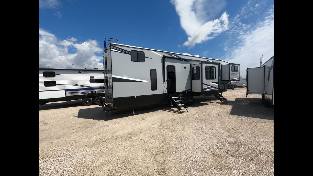 Cherokee Arctic Wolf 3990 Suite