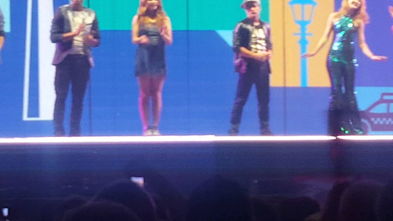 Violetta Live in Wien - Begrüßung