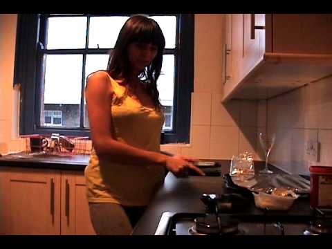 zuza-zak's-weeknight-dinners:-quinoa-with-courgette-and-hallumi