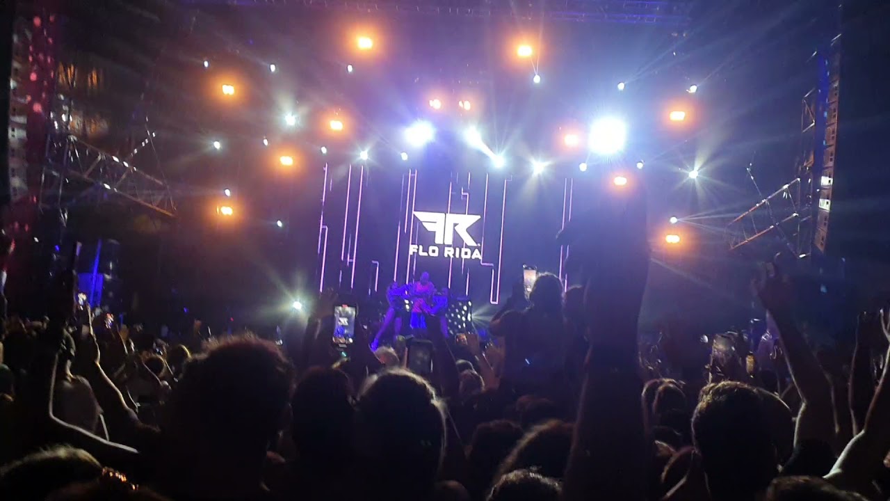 Flo Rida - Whistle (live)