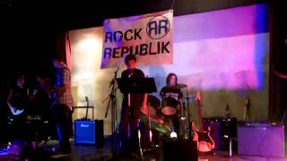 Rock Republik band performing live
