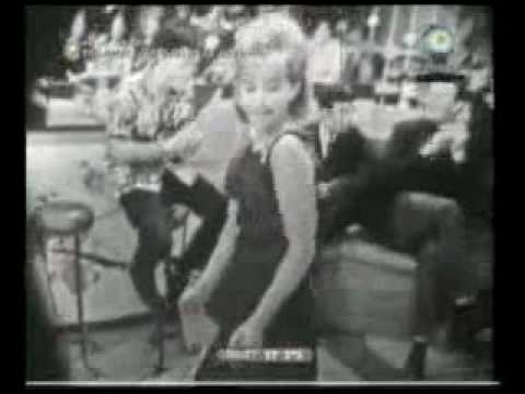 VIOLETA RIVAS - Surfin de las muchachas (ao 1964) ...