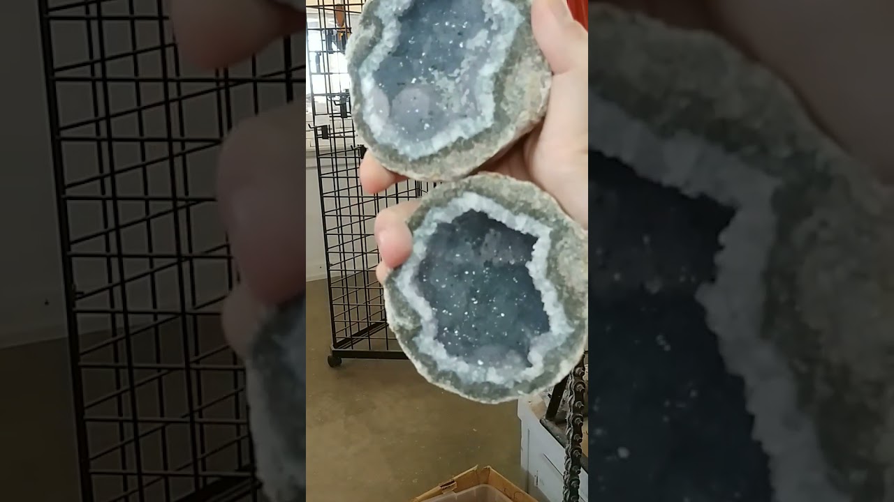 Breaking Open A Really Cool Geode! 