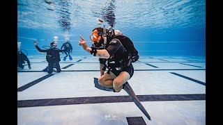 如何控制中性浮力  潜水教学（十五）：如何拥有并且控制完美中性浮力 How to control your buoyancy (中文字幕CC) 4K