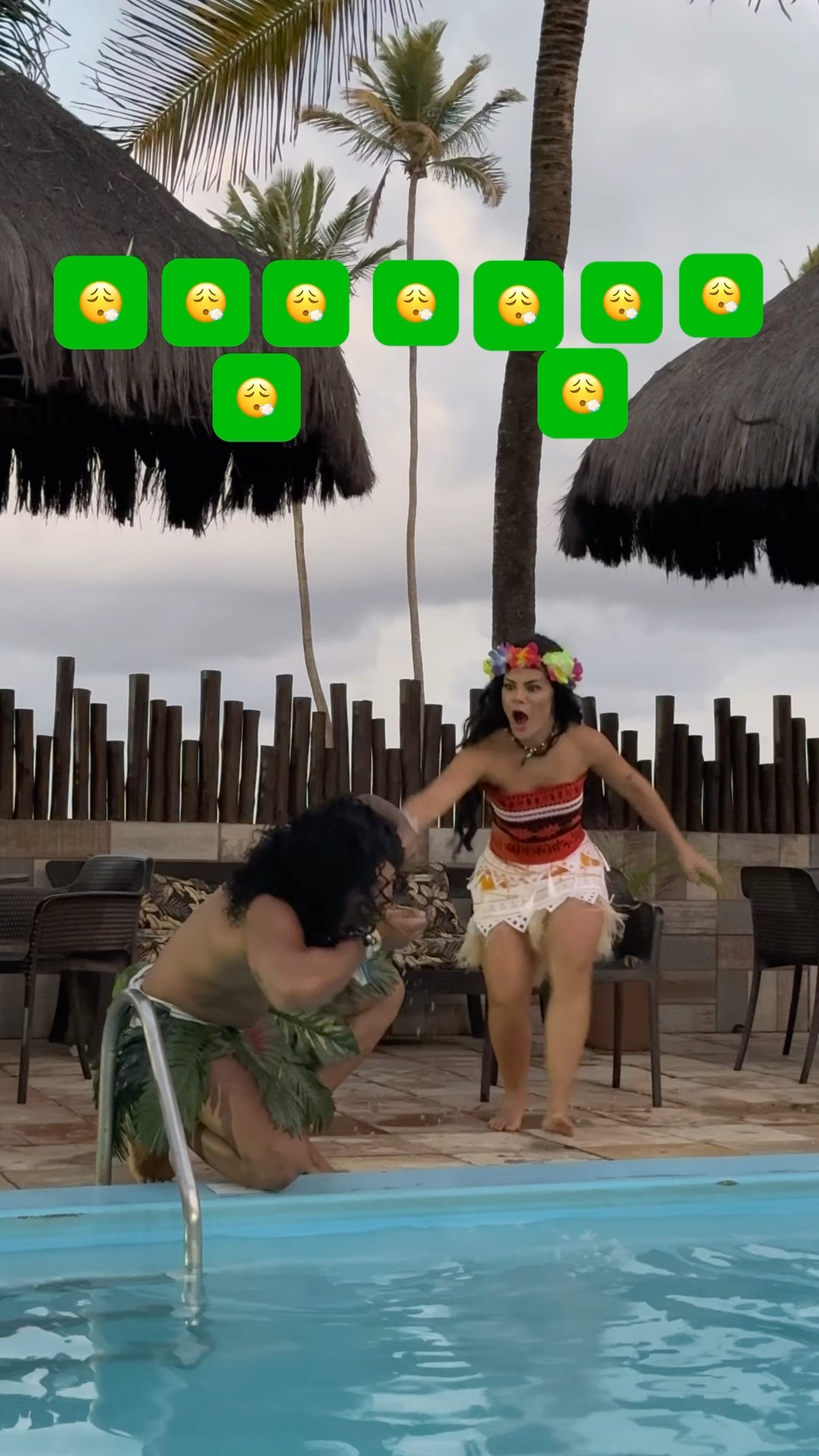 Quem já engoliu água da piscina?​⁠@mayca.brasil #trend #challenge #moana #maui #funnymemes #funny