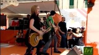 Avril Lavigne - Dont Tell Me @ Live at TRL Italy Napoli 26/05/2004