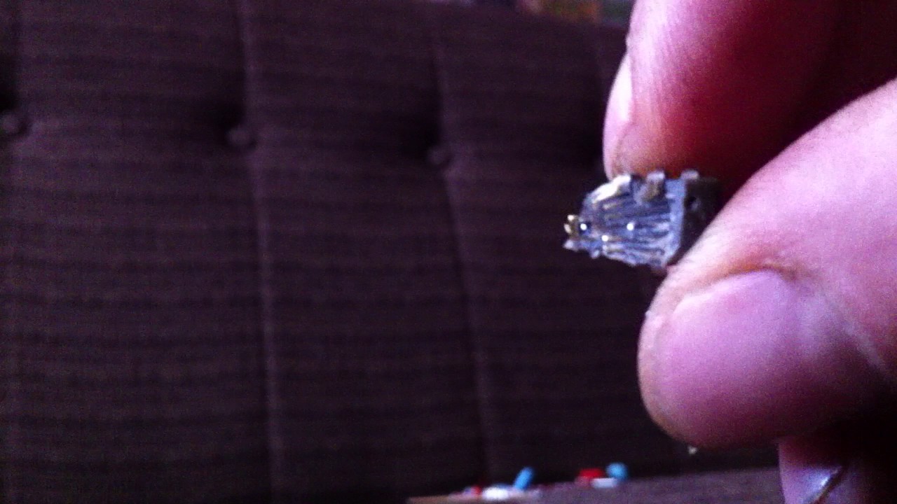 Что внутри в радиодеталях - К555ЛЕ1 - YouTube