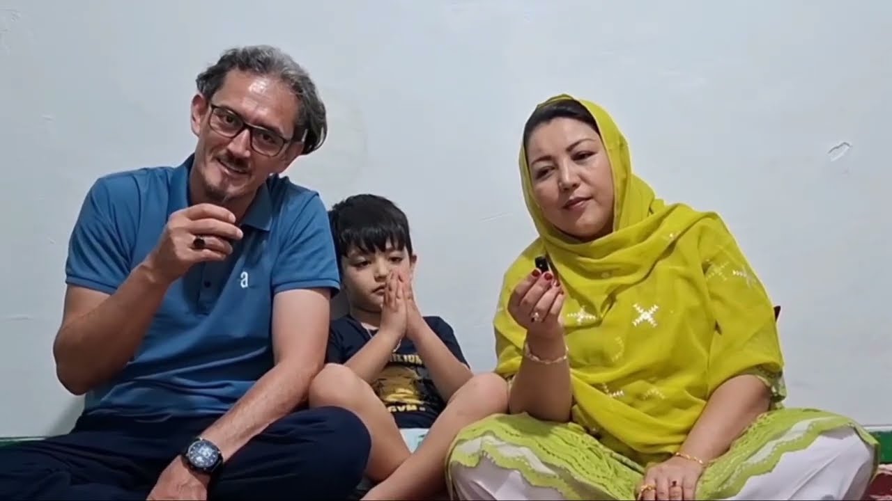 رفتن ما به سپر مارکیت ولی چیزی که مادر شقایق نیاز داشت پیدا نکردیم #love #you #all #dear #friends