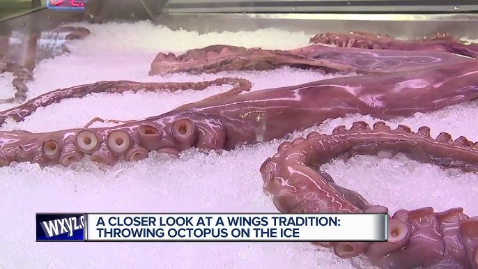 Al the Octopus' returns to the Joe Louis Arena roof 