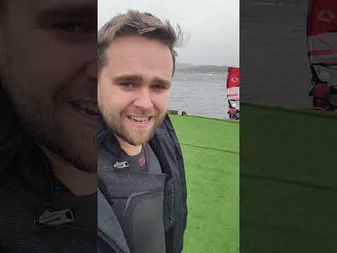 Hvordan er det å være en windsurfer og medlem i Kristiansand brettseilerklubb?