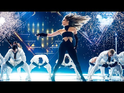 Video: Jennifer Lopez odhalila svou poprsí před veřejností