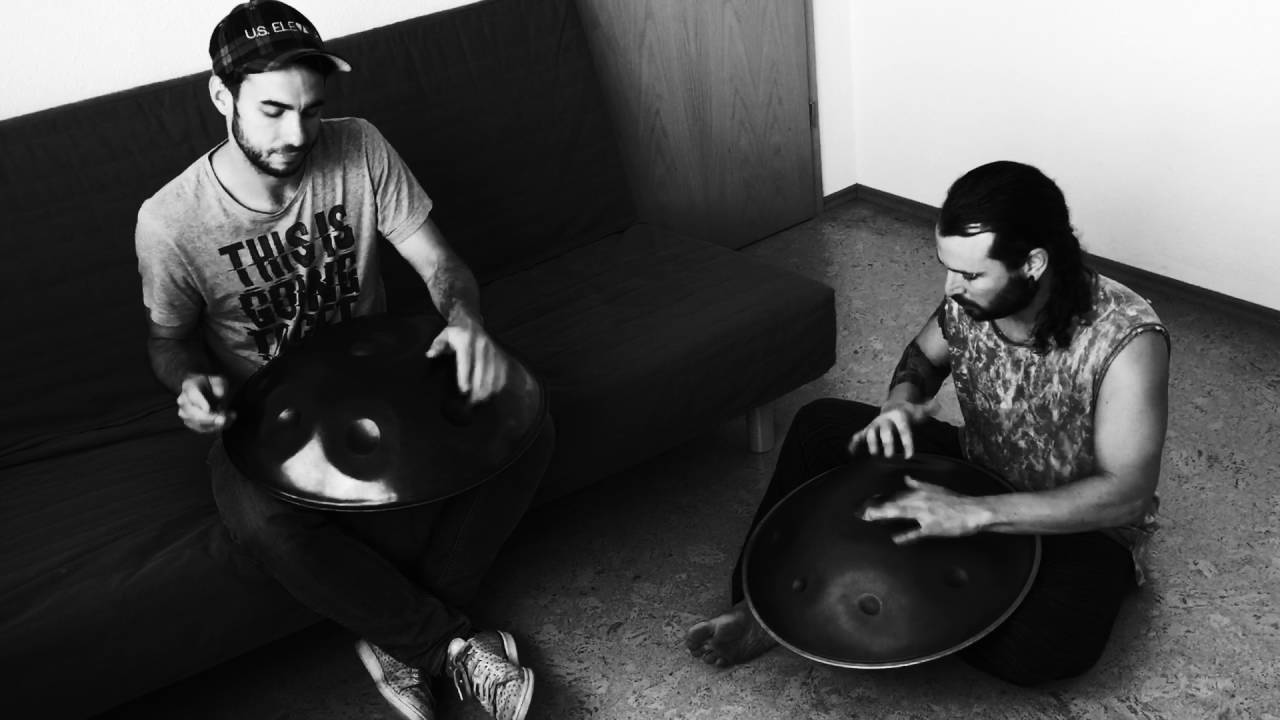 Manu Delago & Adrian J Portia "No Time For A Tissue" Spb-Hang